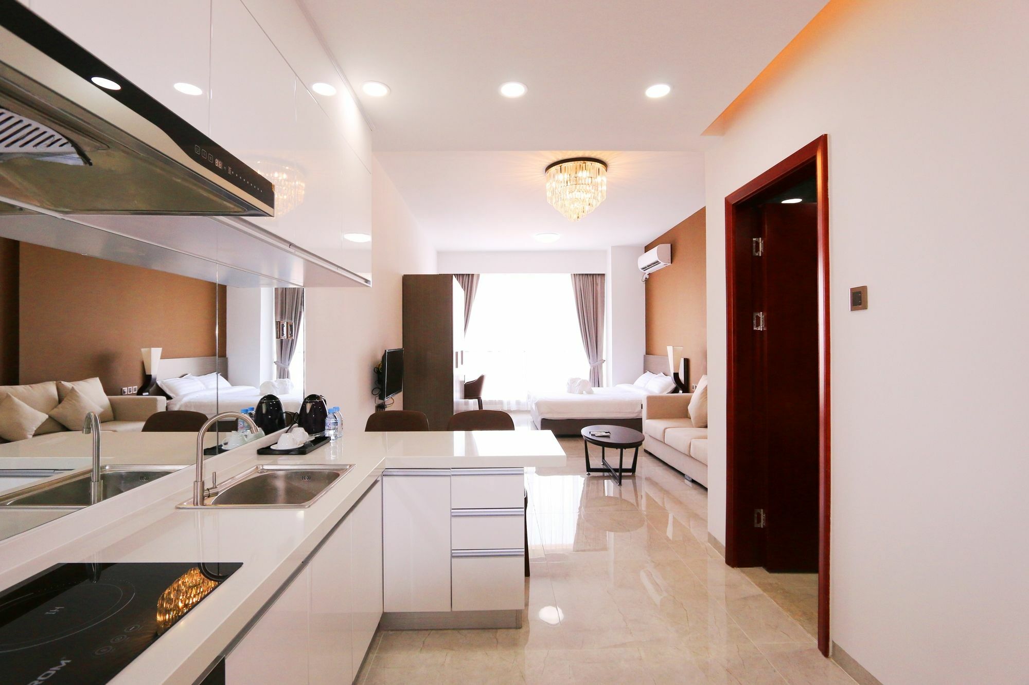 Eastland Hotel & Apartment Phnom Penh Exterior foto
